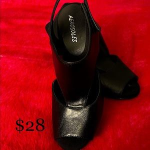 Classic peep toe sandals